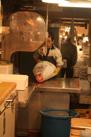 sm20051119 Tsukiji Fish Market 074.jpg